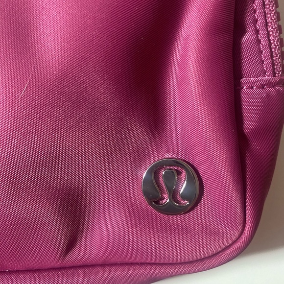 NWT Lululemon Everywhere Belt Bag - Picture 7 of 8